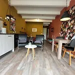 Buutegeweun Oda ve Kahvaltı 3*