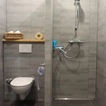 לינה וארוחת בוקר Buutegeweun