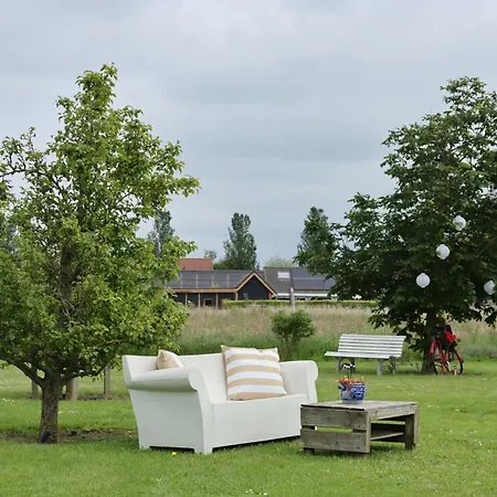 Buutegeweun Bed & Breakfast *